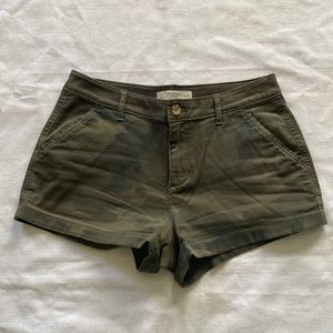 Abercrombie & Fitch camo shorts size 4